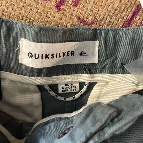 Boys quicksilver shorts - Picture 5 of 6